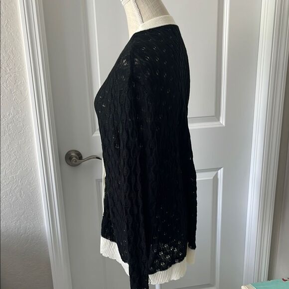 BloomChic Black Eyelet Knit White trim Scalloped ahem Cardigan Sweater US 14-16 - Picture 6 of 9